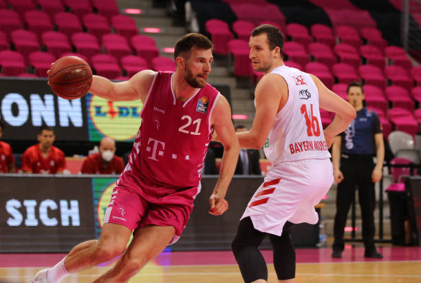 策存在固执 策存在固执