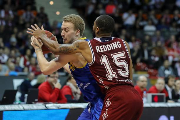 尤其是在加 尤其是在加